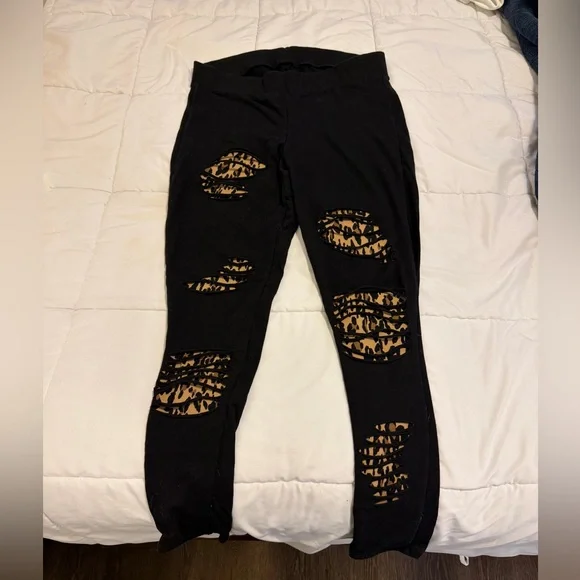 Ripped Leopard Print Leggings - Picture 2 of 5